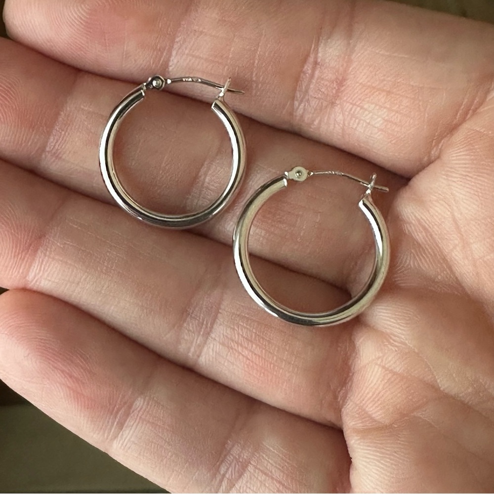 14k Solid White Gold Glossy Thin Hoop Earrings - Picture 13 of 13